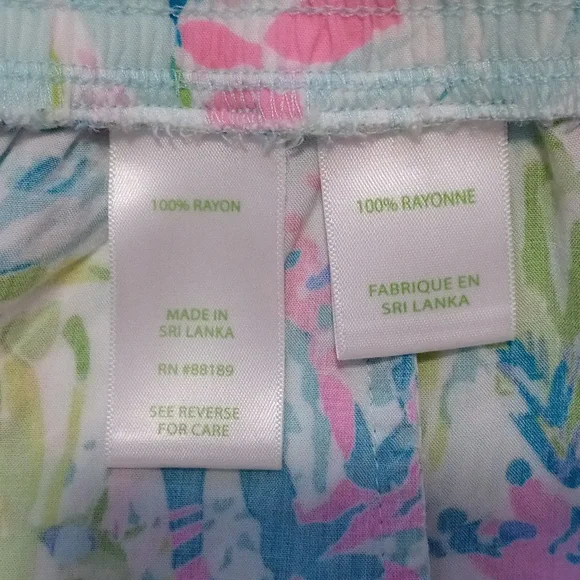 🌊HTF Lilly Pulitzer🌊 - Katia Short - Picture 10 of 15